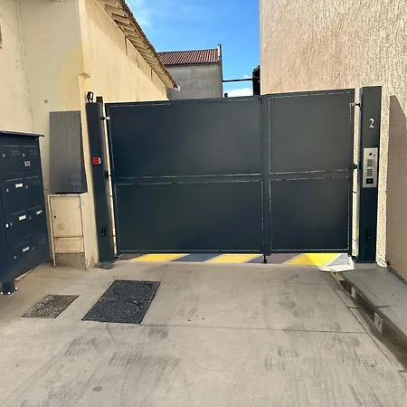 Le Patio Pere Pigne Guestroom 4*