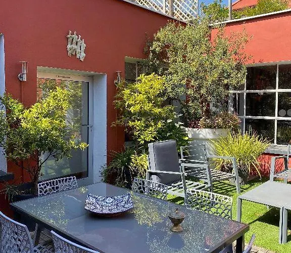 Le Patio Père Pigne Guestroom