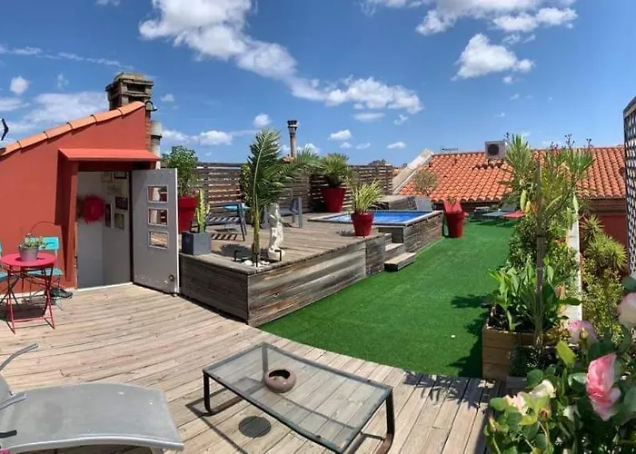 Le Patio Père Pigne Guestroom 4*